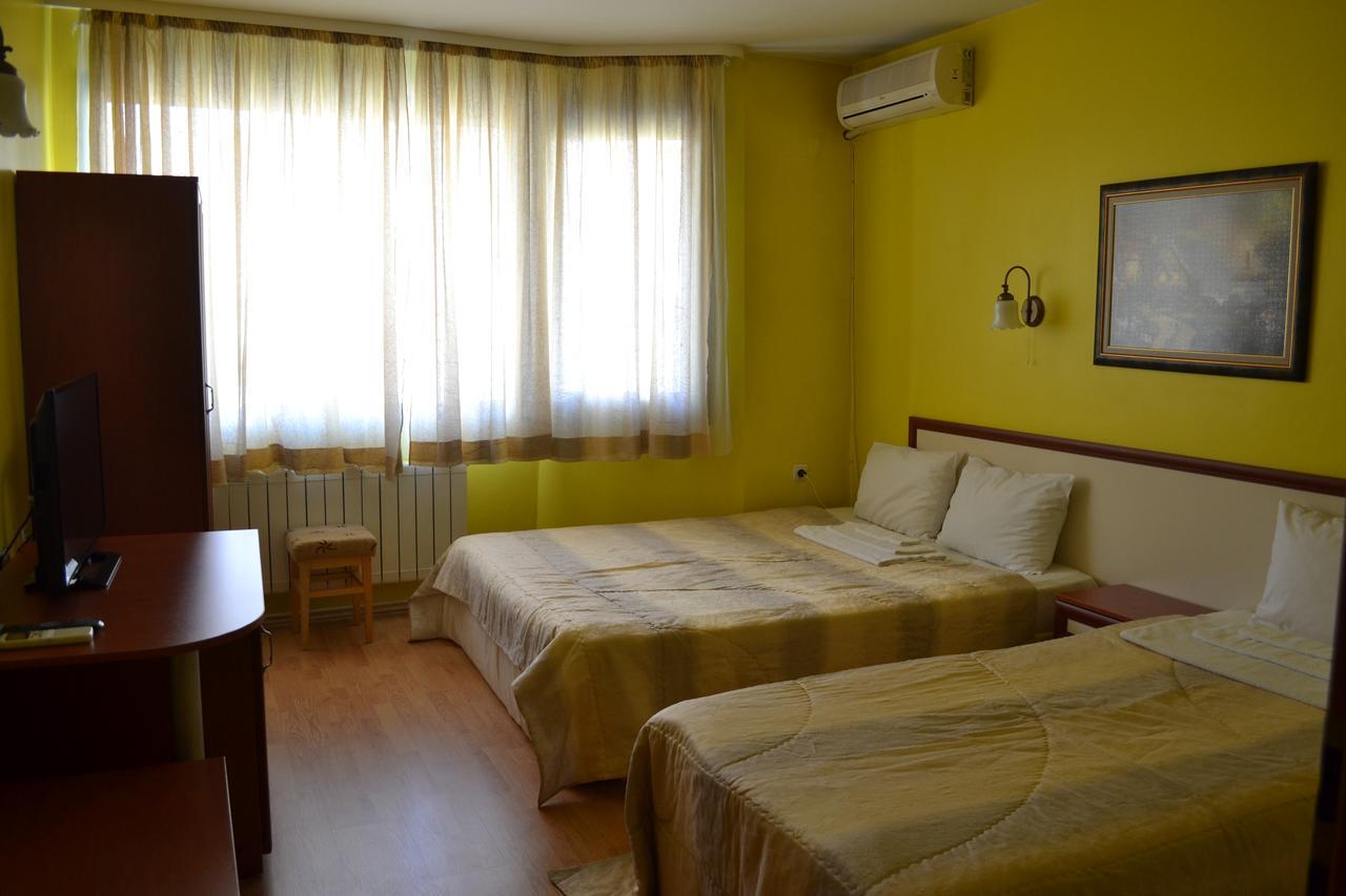 Hotel Perla Gorna Oryakhovitsa Εξωτερικό φωτογραφία